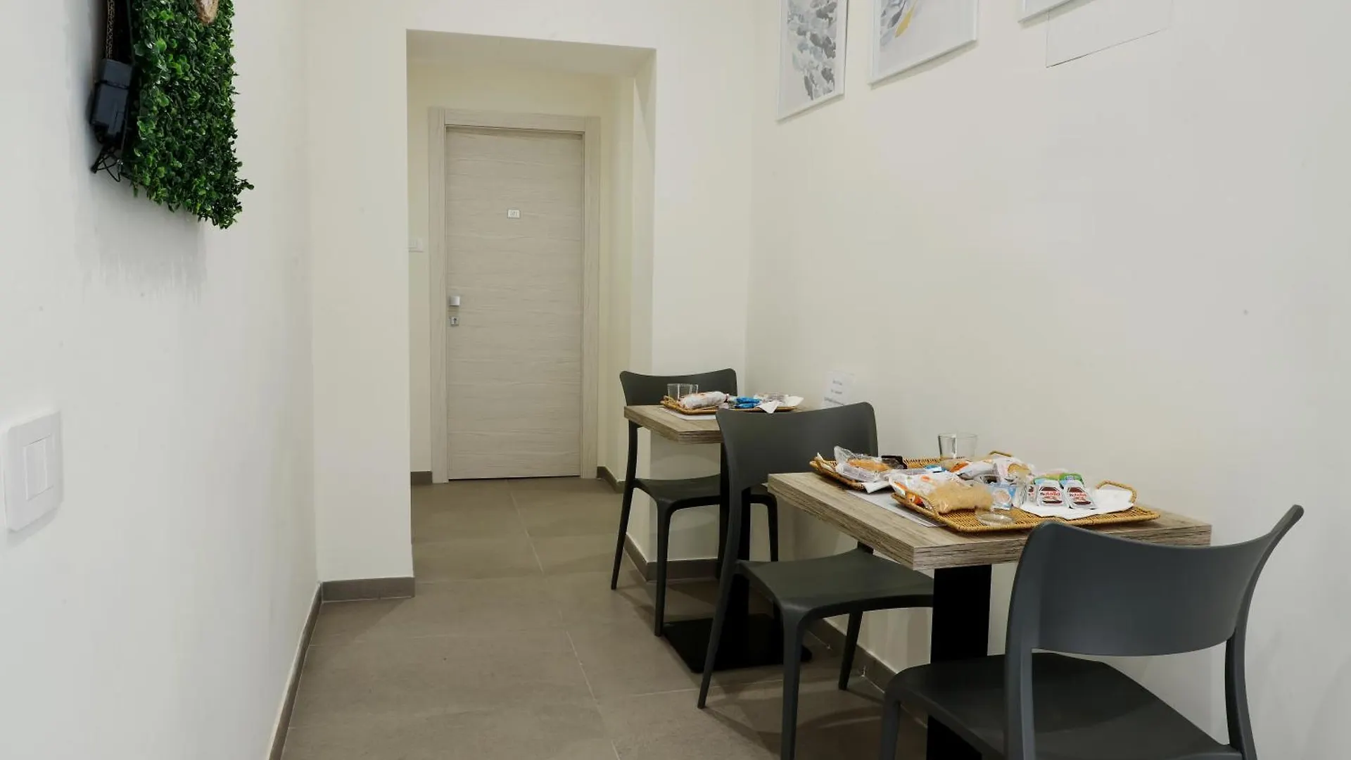 Dimora Savoia Bed & Breakfast Naples 0*,  Italy