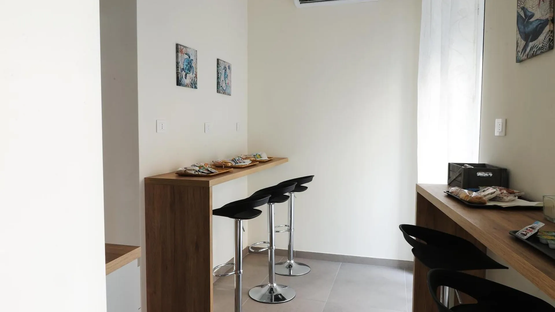 Dimora Savoia Bed & Breakfast Naples Italy