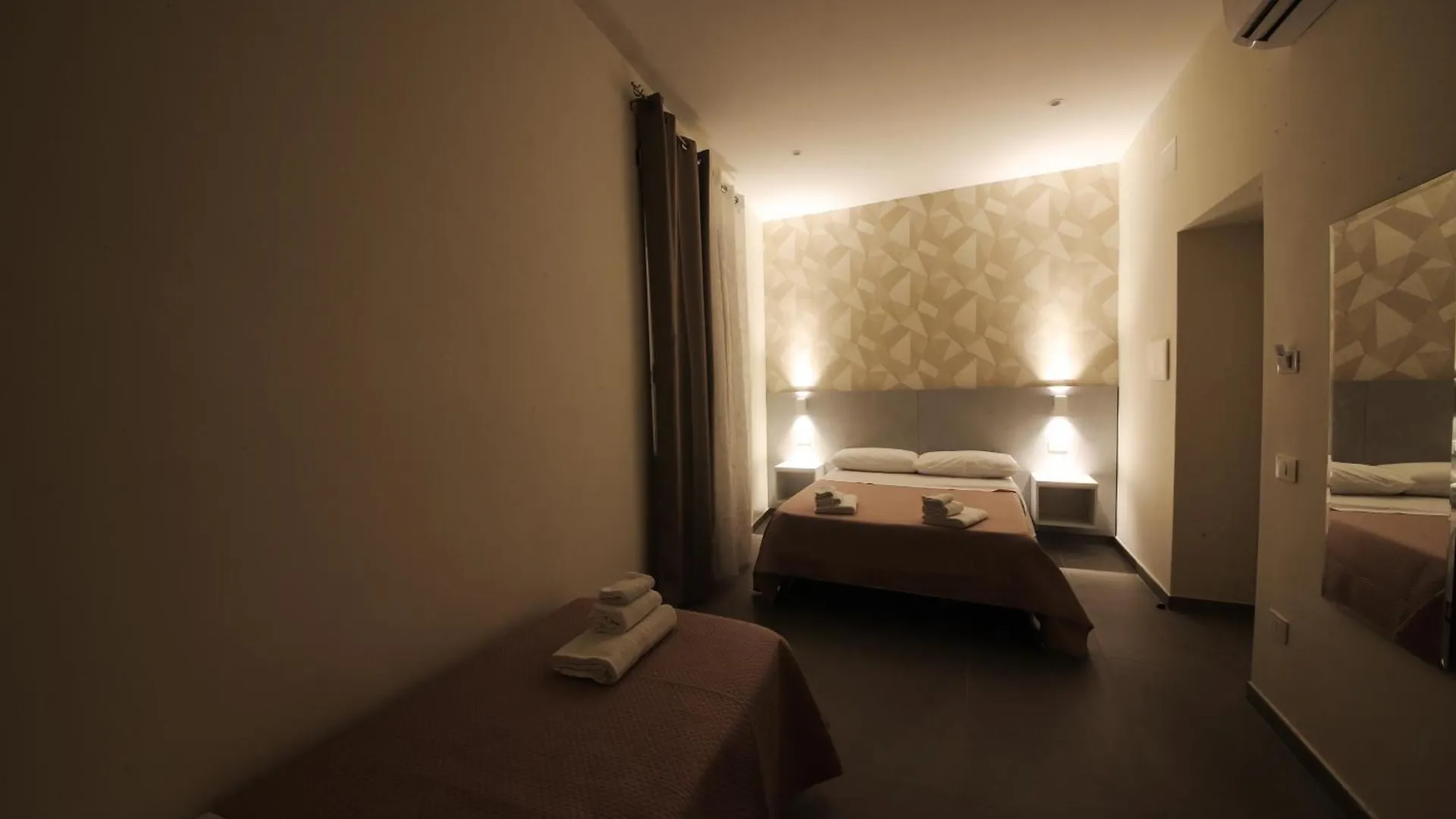 Dimora Savoia Bed & Breakfast Naples