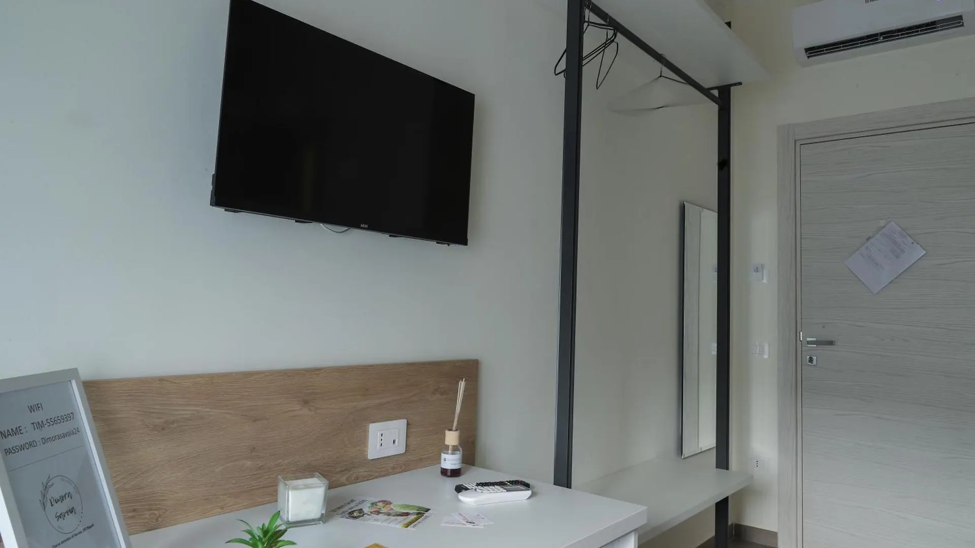 Dimora Savoia Bed & Breakfast Naples