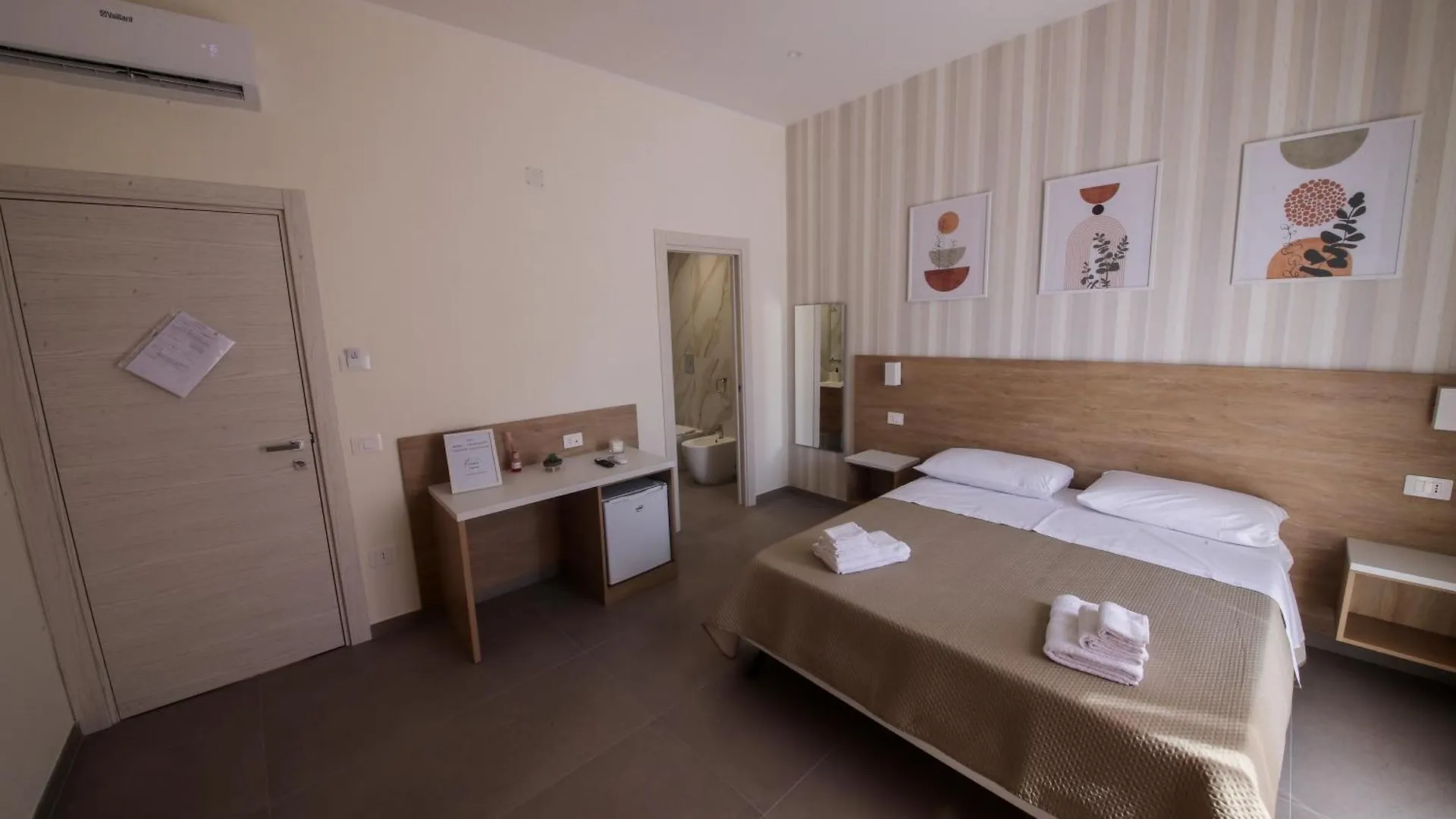 Dimora Savoia Bed & Breakfast Naples Italy