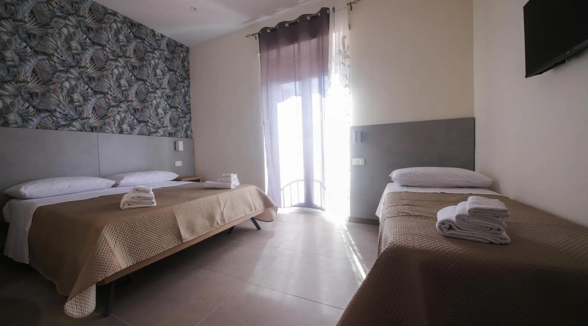 Dimora Savoia Bed & Breakfast Naples