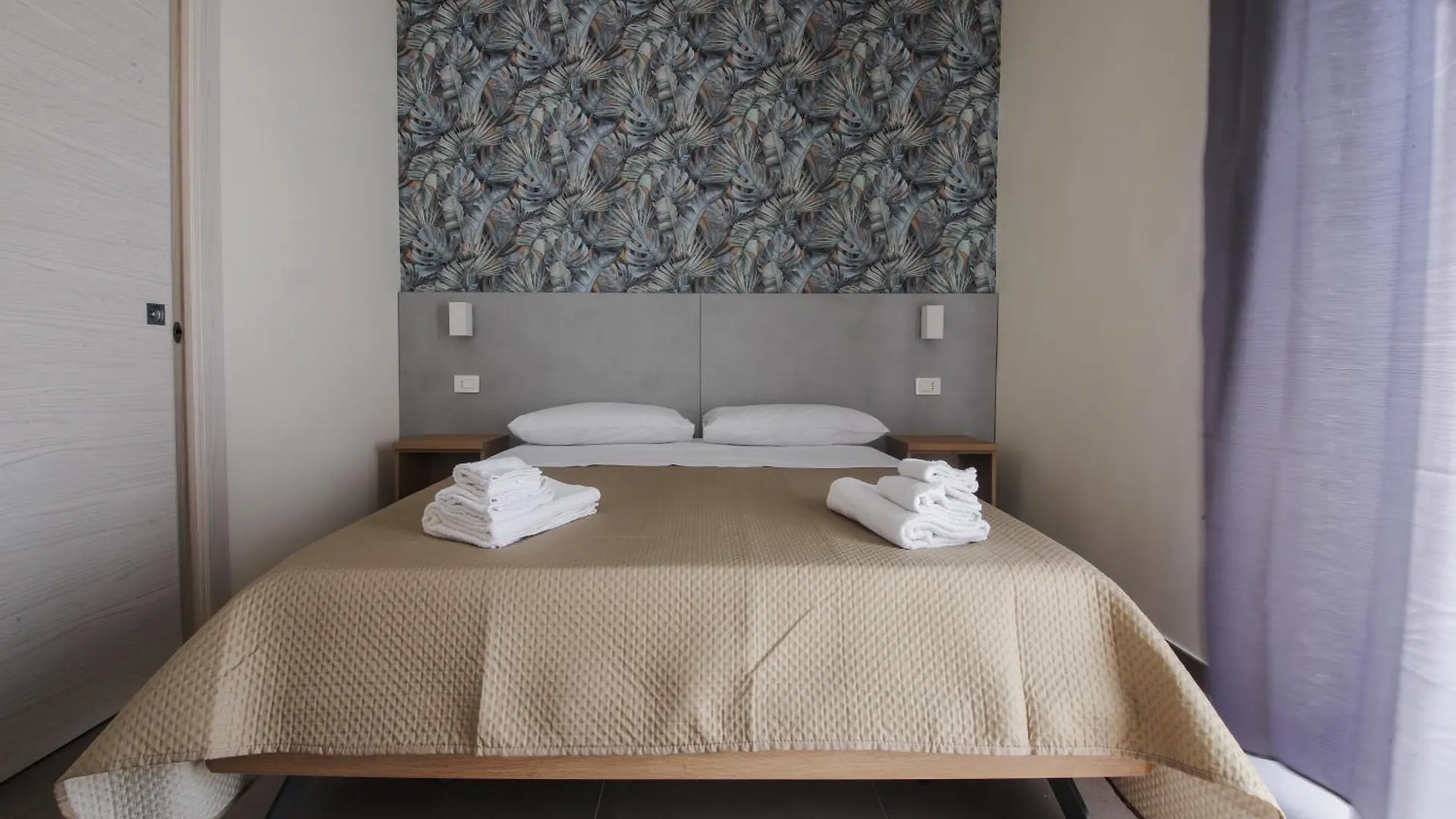 Dimora Savoia Bed & Breakfast Naples