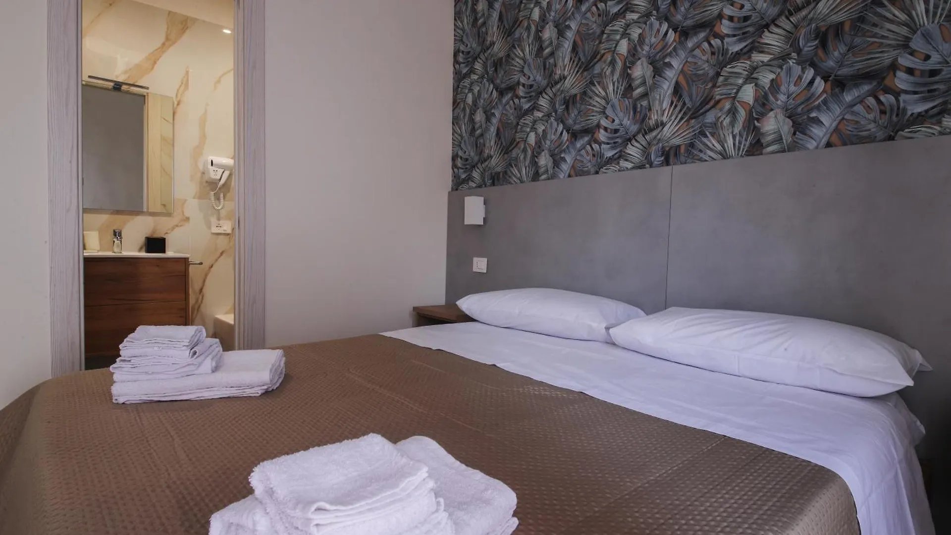 Dimora Savoia Bed & Breakfast Naples