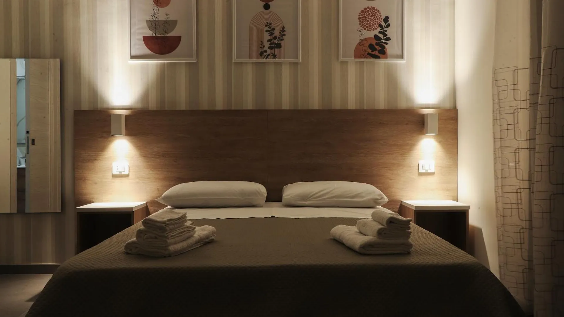Dimora Savoia Bed & Breakfast Naples